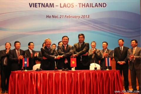 การประชุมรัฐมนตรีคมนาคมขนส่ง3ประเทศเวียดนาม-ลาว-ไทย